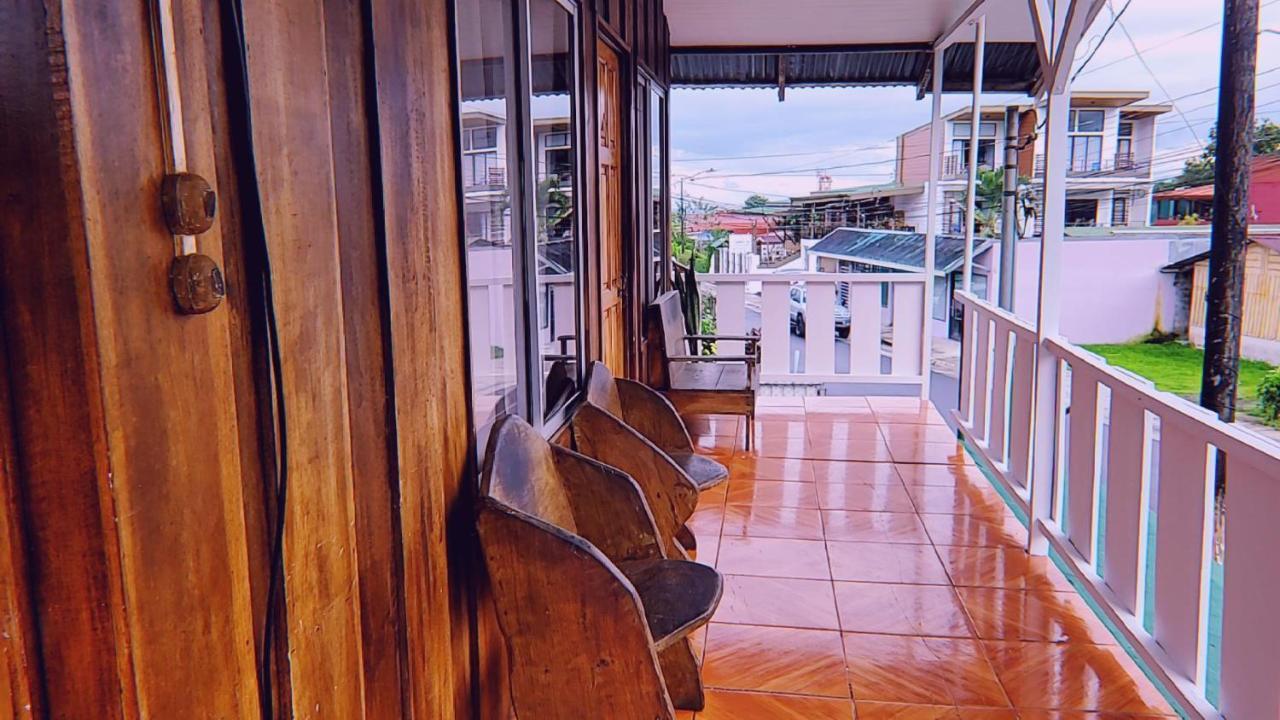 Alpha Arenal Pansiyon La Fortuna Dış mekan fotoğraf