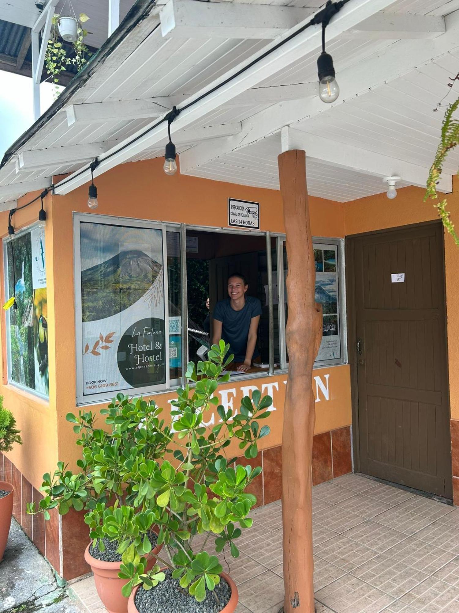 Alpha Arenal Pansiyon La Fortuna Dış mekan fotoğraf